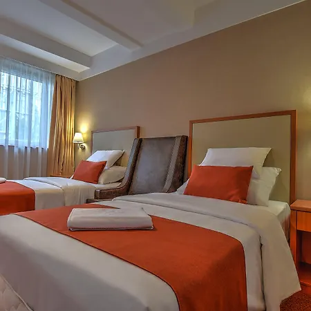 Anna ブダペスト